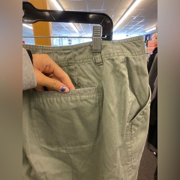 Jacks Cafe Sz. 20 Green Cargo Pants - Picture 2 of 4